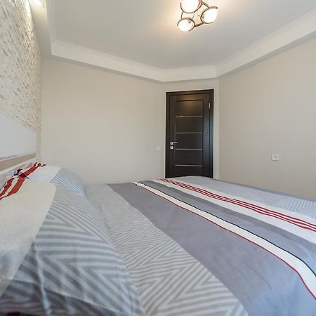 Artal Apartment On Iordanskaya 22 Kiev Exterior foto